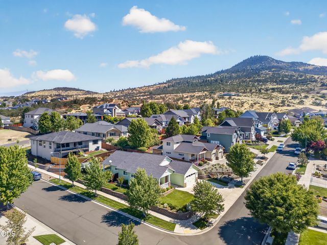 4303 Vineyard Terrace, Medford, OR 97504