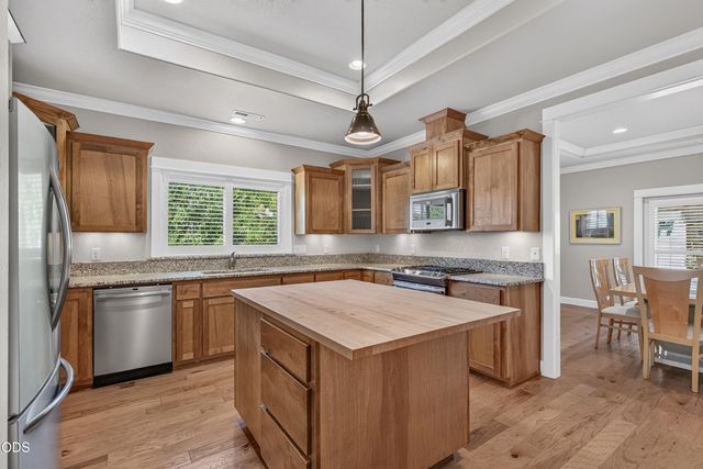 4303 Vineyard Terrace, Medford, OR 97504
