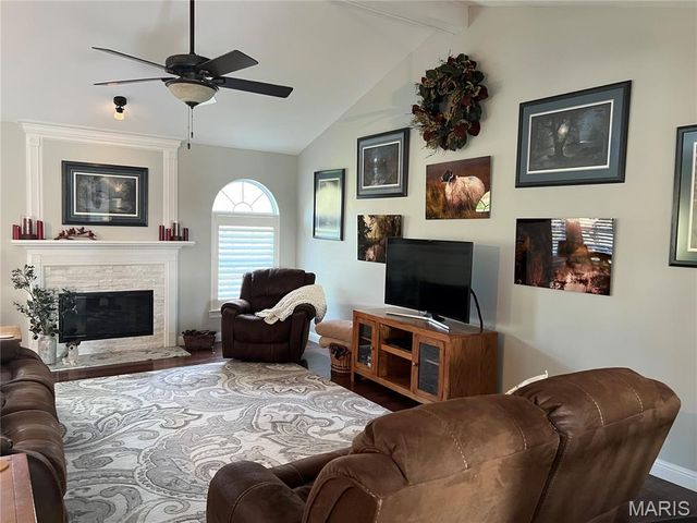 6 Hanover Hills Court, St Charles, MO 63301