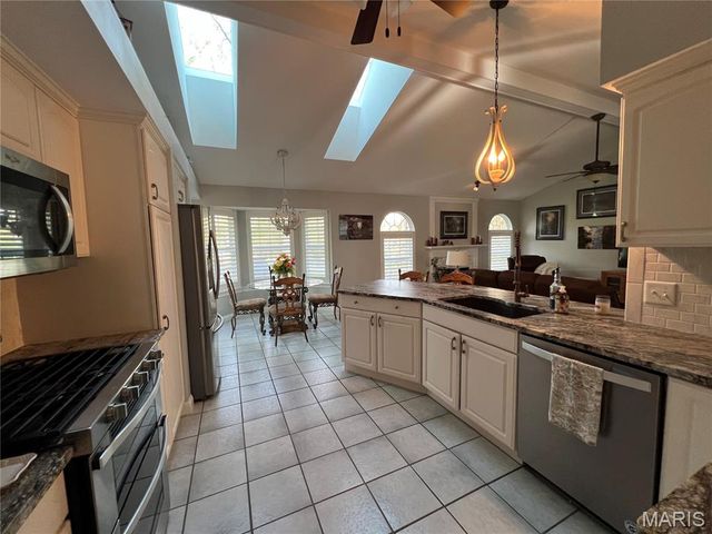 6 Hanover Hills Court, St Charles, MO 63301