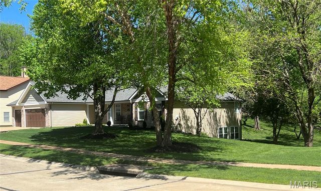 6 Hanover Hills Court, St Charles, MO 63301