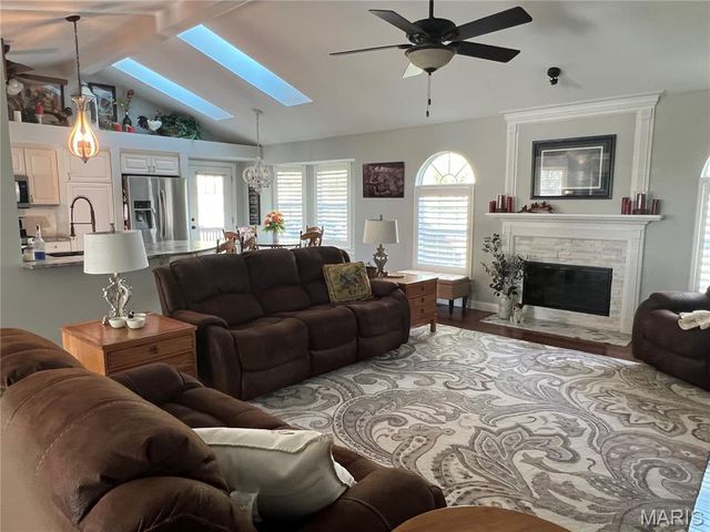 6 Hanover Hills Court, St Charles, MO 63301