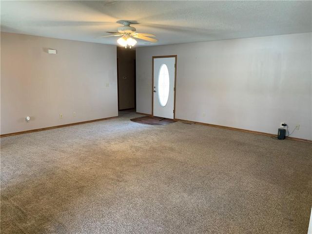 1019 S Hugh Street, Frontenac, KS 66763