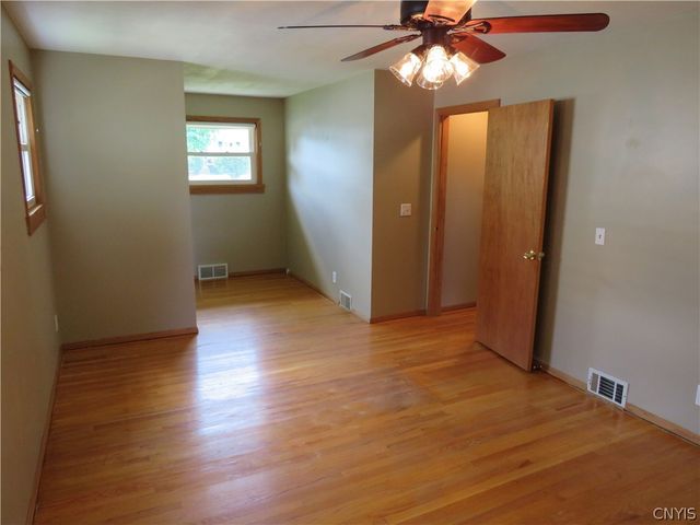 212 Jane Drive, Camillus, NY 13219