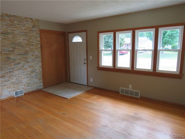 212 Jane Drive, Camillus, NY 13219
