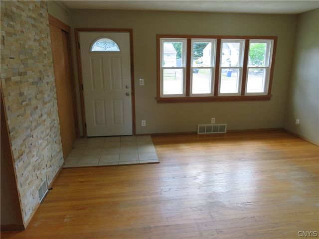 212 Jane Drive, Camillus, NY 13219