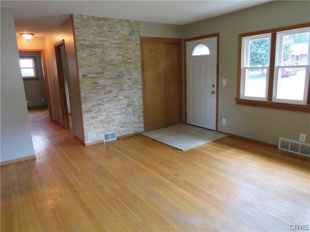 212 Jane Drive, Camillus, NY 13219