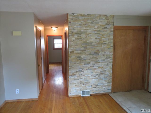 212 Jane Drive, Camillus, NY 13219