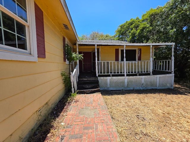 2802 Rockwood Drive, Granbury, TX 76048