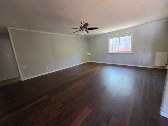 2802 Rockwood Drive, Granbury, TX 76048