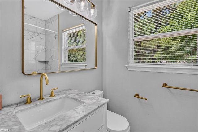 501 Thornloe Ln LN, Chesapeake, VA 23320
