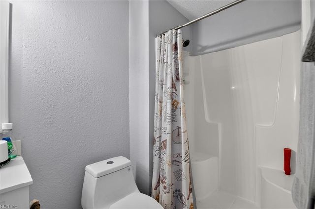 501 Thornloe Ln LN, Chesapeake, VA 23320