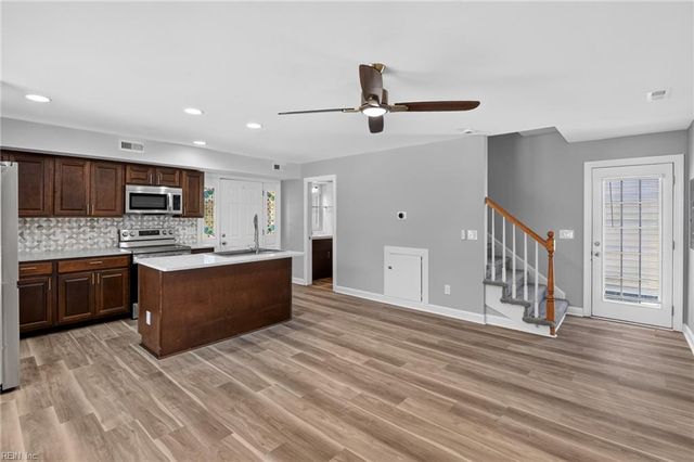 501 Thornloe Ln LN, Chesapeake, VA 23320