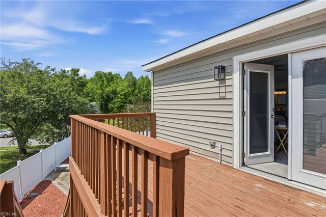 501 Thornloe Ln LN, Chesapeake, VA 23320