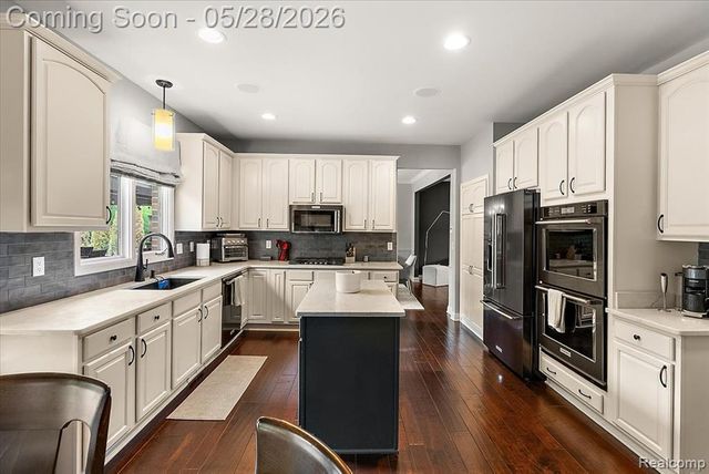 48056 River Way Court, Canton, MI 48187