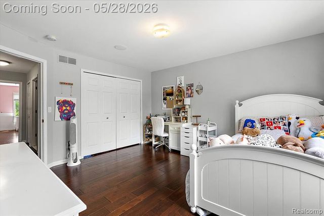 48056 River Way Court, Canton, MI 48187