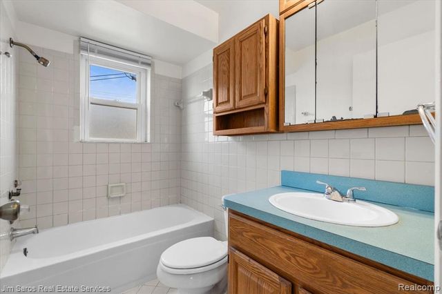 20551 Webster Street, Clinton Township, MI 48035