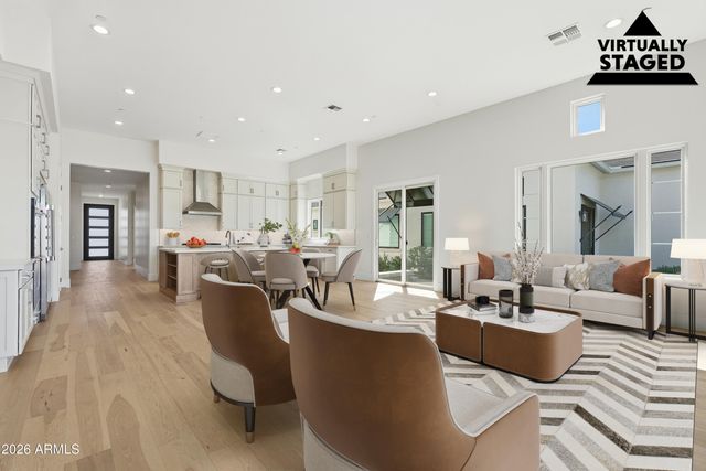 2664 E LONGHORN Court, Gilbert, AZ 85297