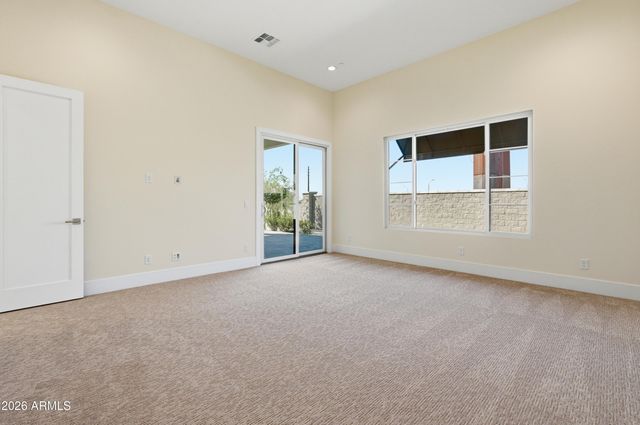 2664 E LONGHORN Court, Gilbert, AZ 85297