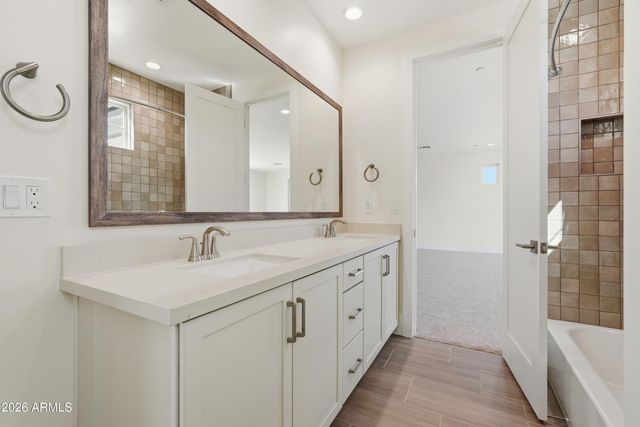 2664 E LONGHORN Court, Gilbert, AZ 85297