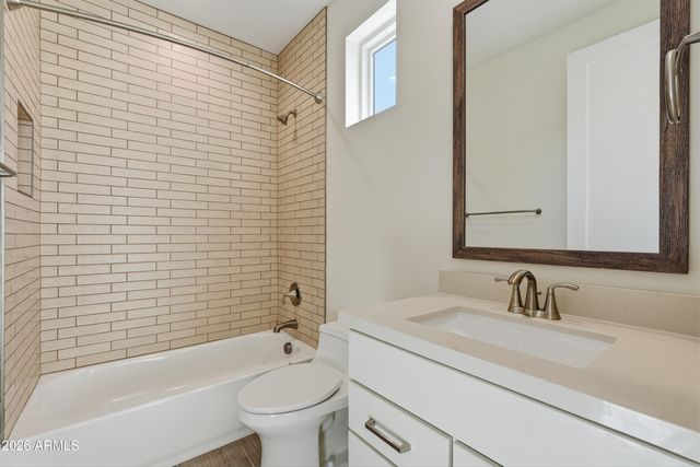 2664 E LONGHORN Court, Gilbert, AZ 85297