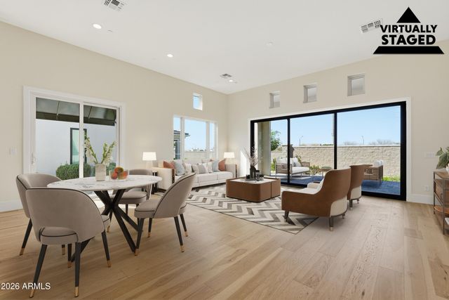 2664 E LONGHORN Court, Gilbert, AZ 85297