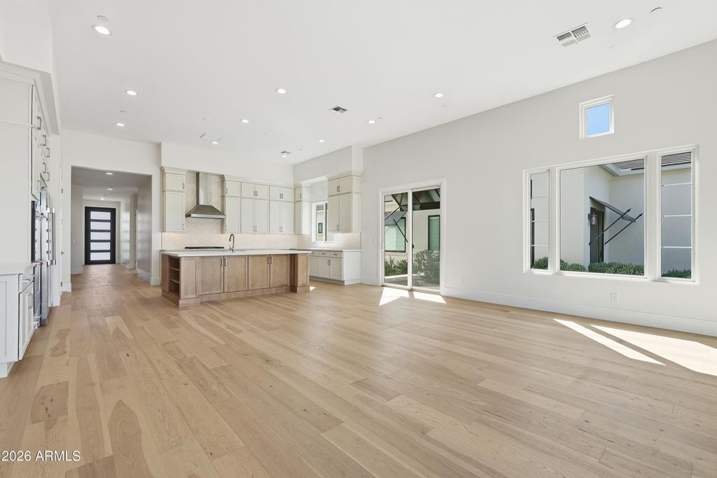 Image 11 of property listing at 2664 E LONGHORN Court, Gilbert, AZ 85297