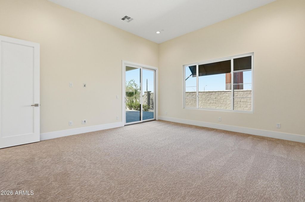 Image 21 of property listing at 2664 E LONGHORN Court, Gilbert, AZ 85297