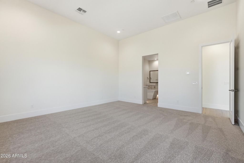 Image 33 of property listing at 2664 E LONGHORN Court, Gilbert, AZ 85297
