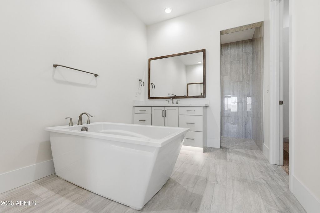 Image 47 of property listing at 2664 E LONGHORN Court, Gilbert, AZ 85297