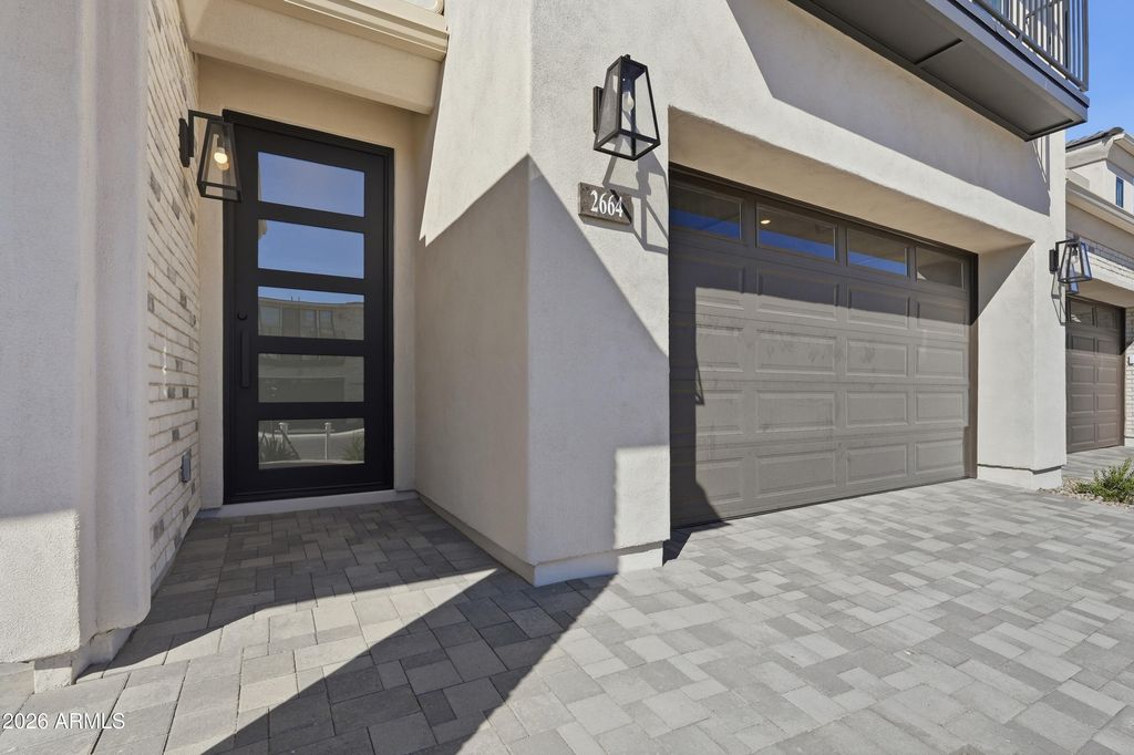 Image 5 of property listing at 2664 E LONGHORN Court, Gilbert, AZ 85297