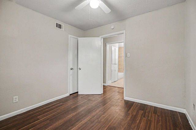 2222 20th Avenue N, Texas City, TX 77590