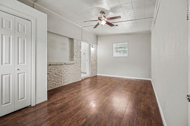 2222 20th Avenue N, Texas City, TX 77590