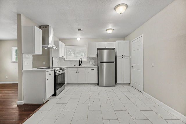 2222 20th Avenue N, Texas City, TX 77590