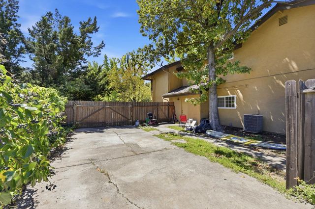 3283 Cambridge Rd, Cameron Park, CA 95682