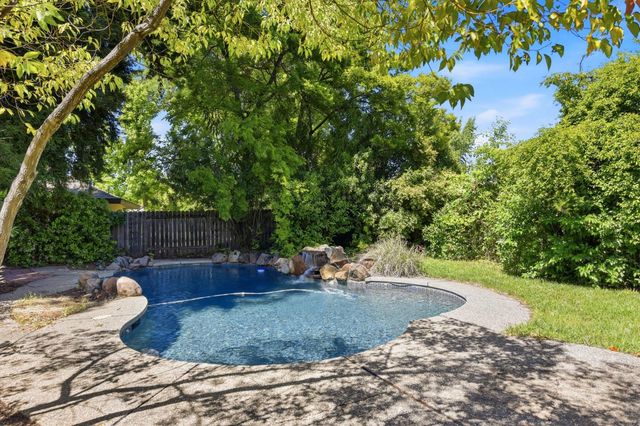 3283 Cambridge Rd, Cameron Park, CA 95682