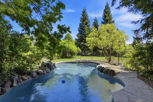 3283 Cambridge Rd, Cameron Park, CA 95682