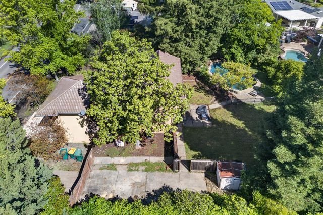 3283 Cambridge Rd, Cameron Park, CA 95682