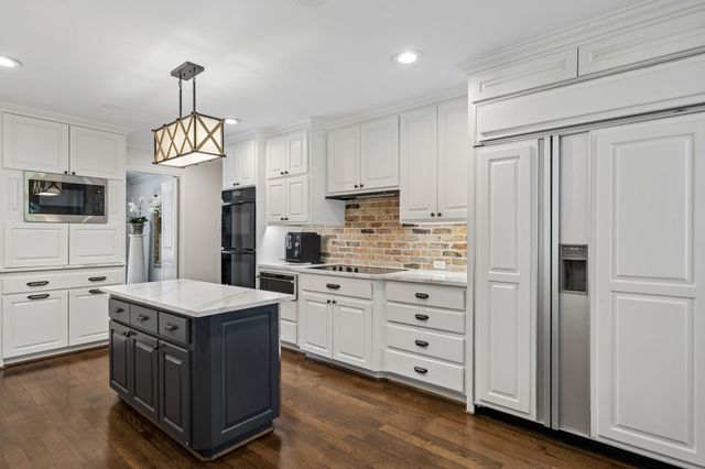 6829 Midcrest Drive, Dallas, TX 75254