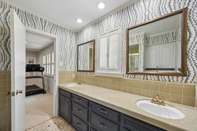 6829 Midcrest Drive, Dallas, TX 75254