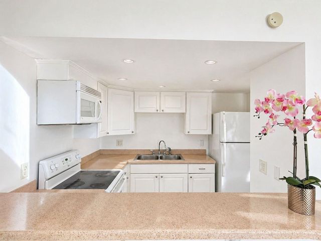 5820 N CHURCH AVENUE 112, Tampa, FL 33614