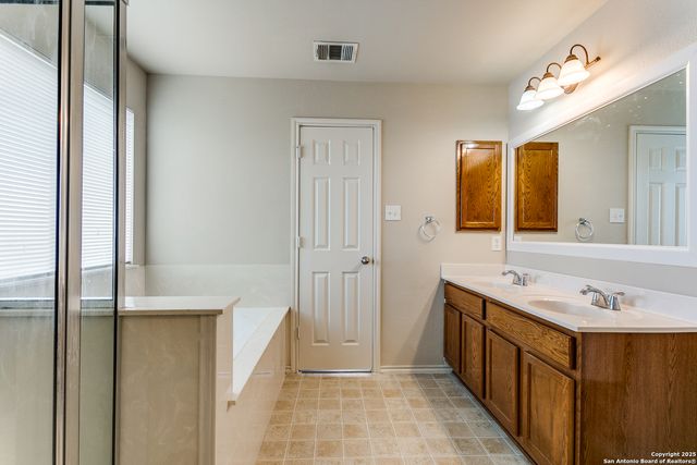 13203 Hopkins Glade, San Antonio, TX 78249