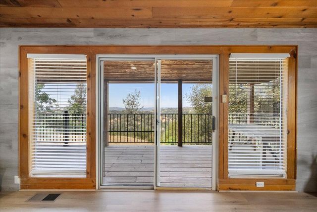 5800 Mckinley Dr, Garden Valley, CA 95633
