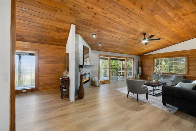 5800 Mckinley Dr, Garden Valley, CA 95633