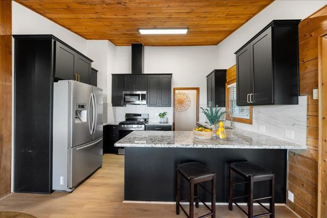5800 Mckinley Dr, Garden Valley, CA 95633