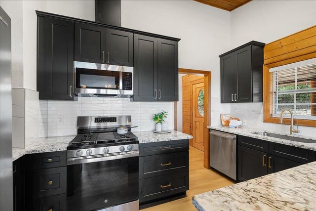 5800 Mckinley Dr, Garden Valley, CA 95633