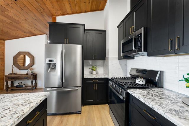 5800 Mckinley Dr, Garden Valley, CA 95633