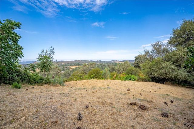 5800 Mckinley Dr, Garden Valley, CA 95633