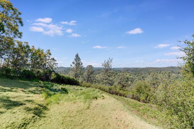 5800 Mckinley Dr, Garden Valley, CA 95633