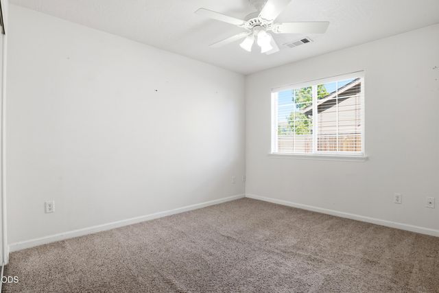 1005 N 10th Street, Central Point, OR 97502